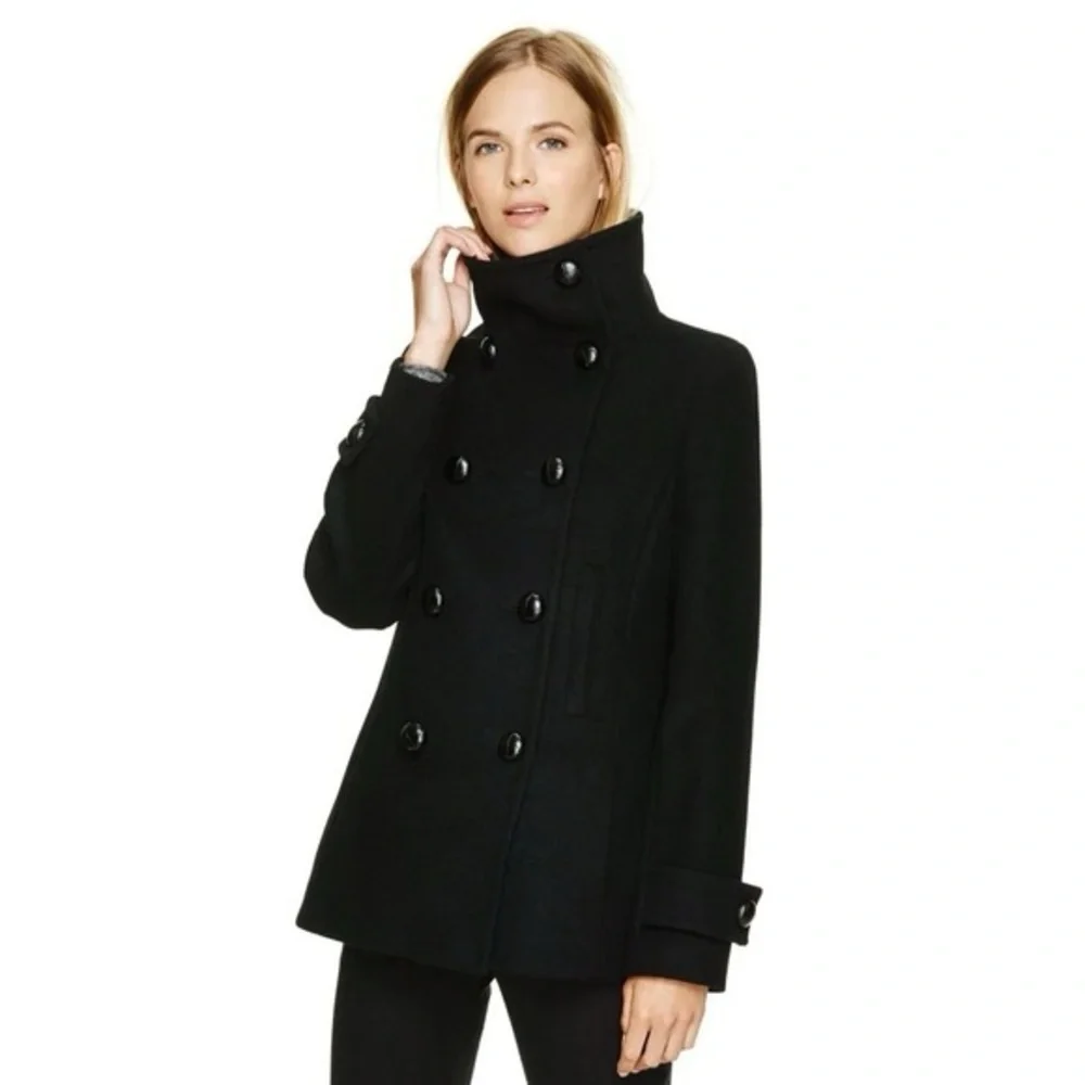 Aritzia! Talula Babaton - Howell Double Breasted Coat. Medium - Picture 3 of 13
